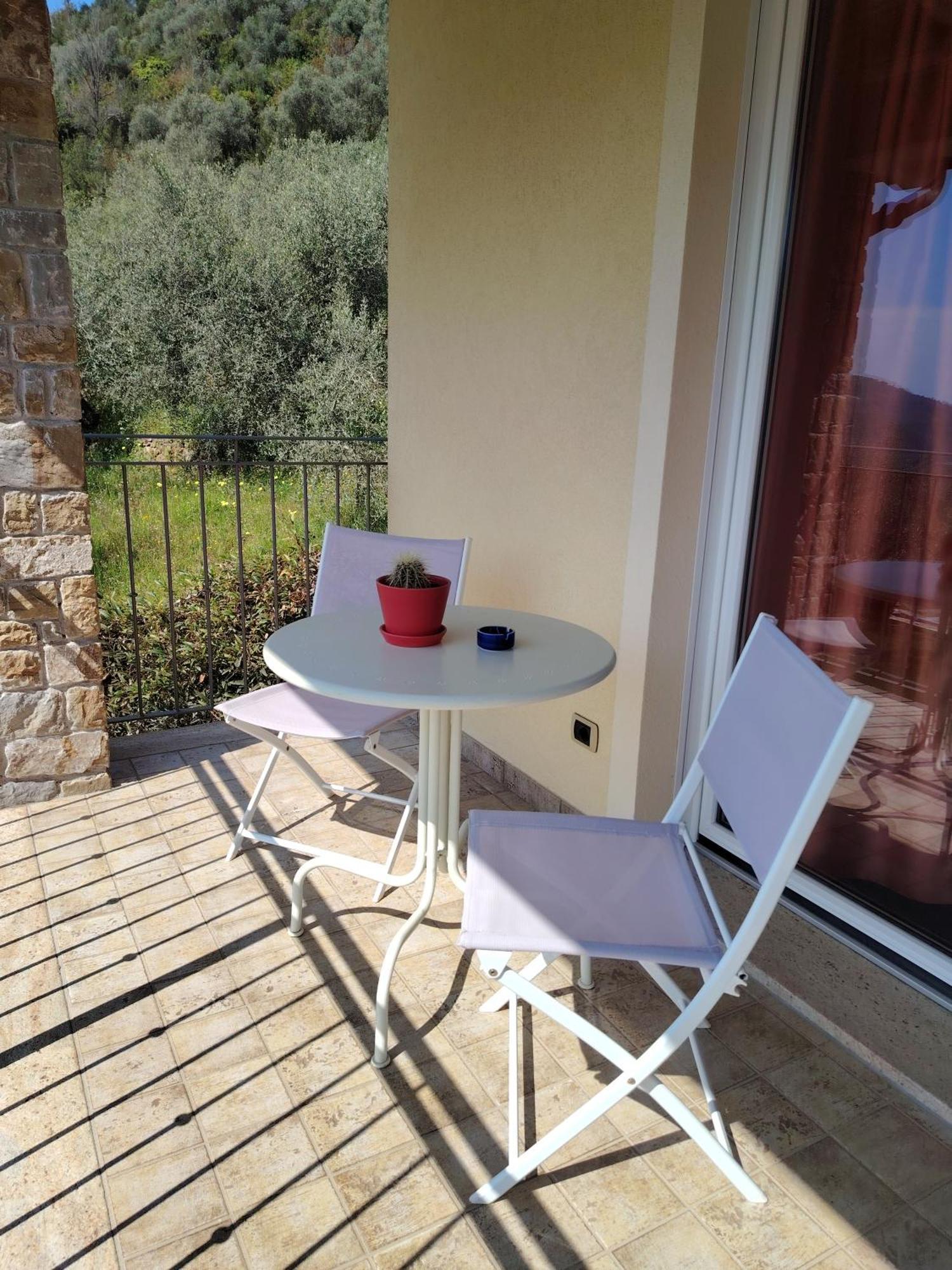 La Cicala Stonata Bed and Breakfast Dolceacqua Buitenkant foto